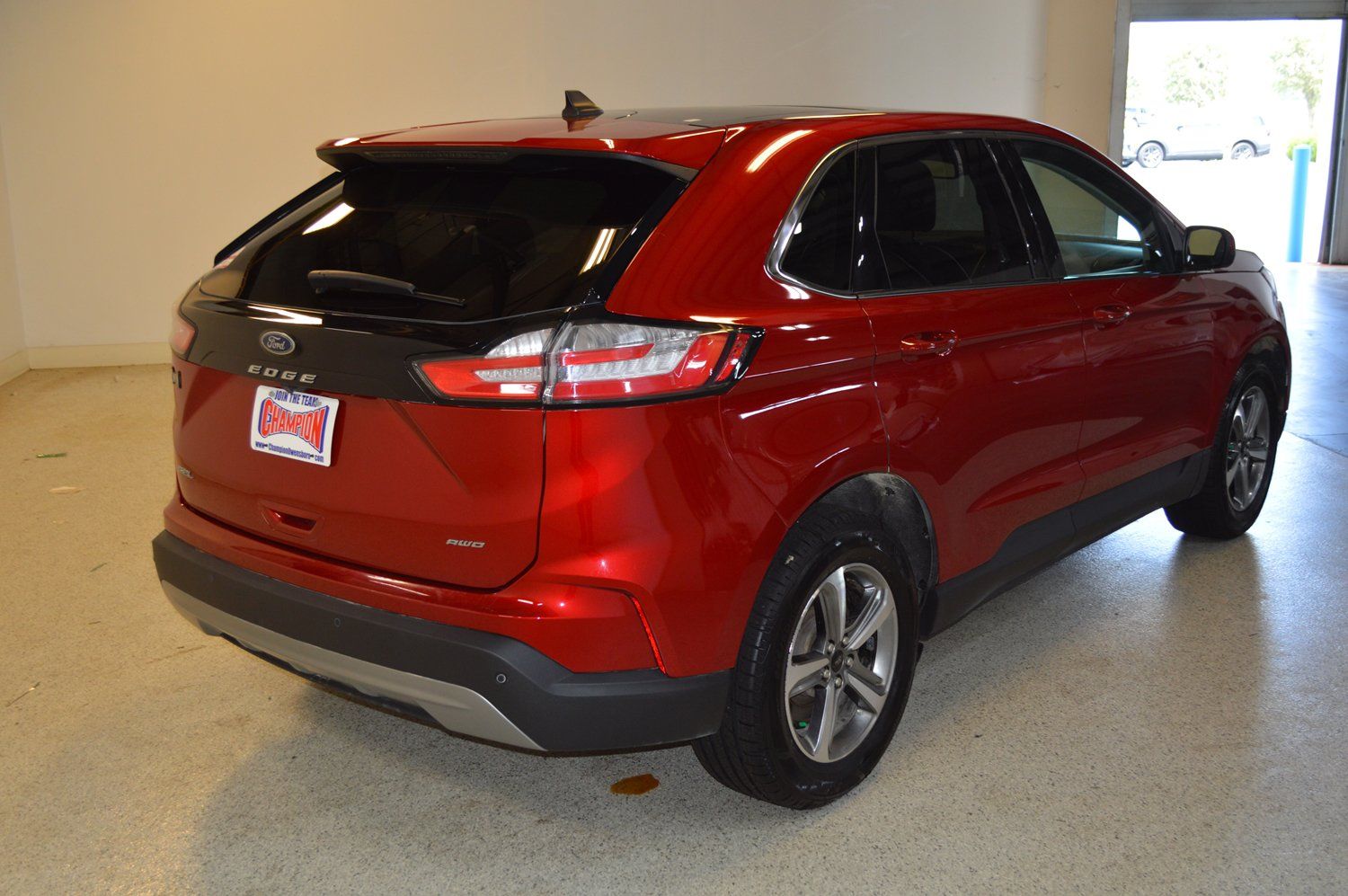 Used 2023 Ford Edge SEL w/ Convenience Package AWD/4WD image 3