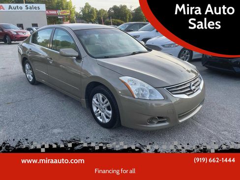 Used 2010 Nissan Altima 2.5 S FWD image 1