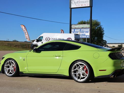 Used 2020 Ford Mustang Shelby GT500 w/ Technology Package image 8