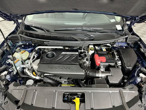 Used 2025 Nissan Rogue SL FWD image 33