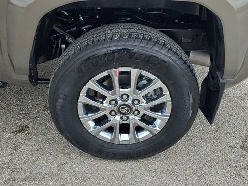 New 2026 Toyota Tacoma Limited AWD/4WD image 33