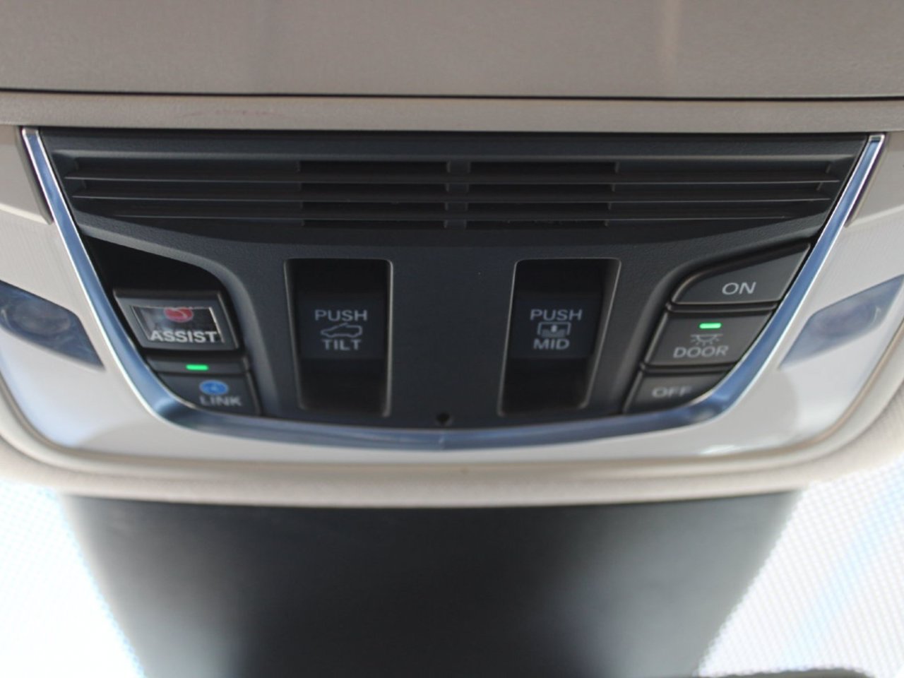Certified 2024 Acura MDX FWD image 34