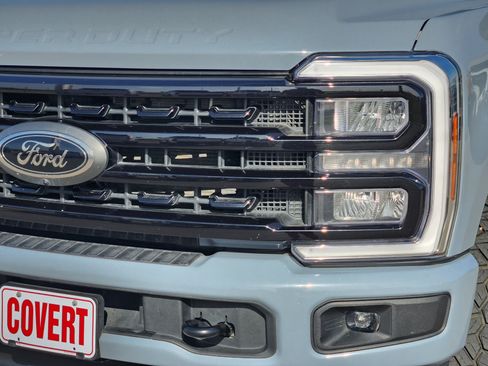 Used 2024 Ford F250 Lariat w/ Black Appearance Package AWD/4WD image 8