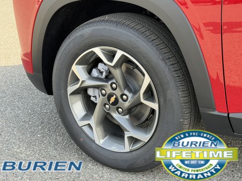 New 2026 Chevrolet Trax LT w/ Driver Confidence Package image 31