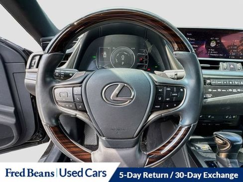 Used 2020 Lexus ES 300h w/ Premium Package FWD image 14