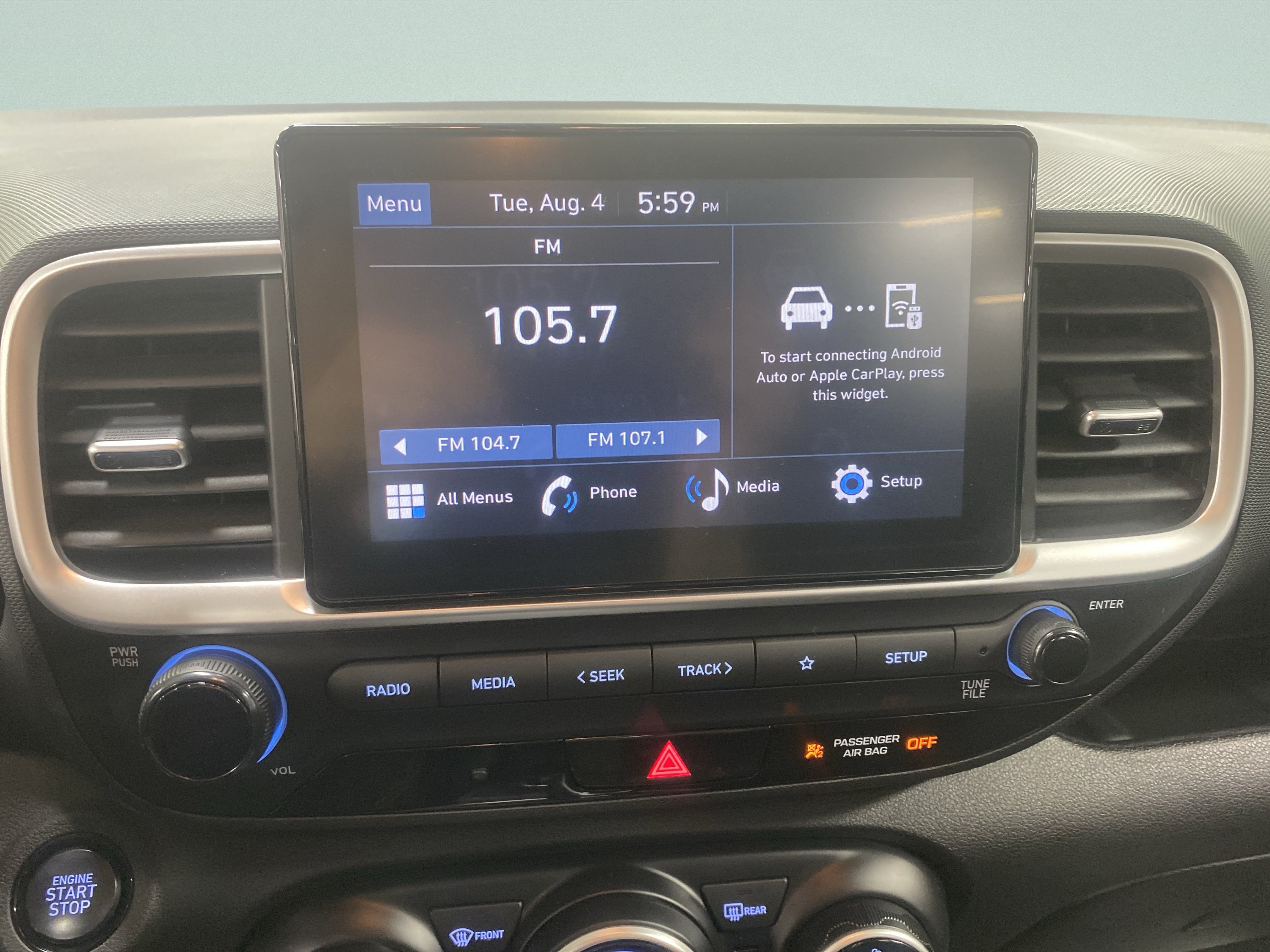 Used 2025 Hyundai Venue SEL FWD image 23