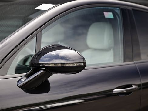 New 2026 Porsche Macan image 13