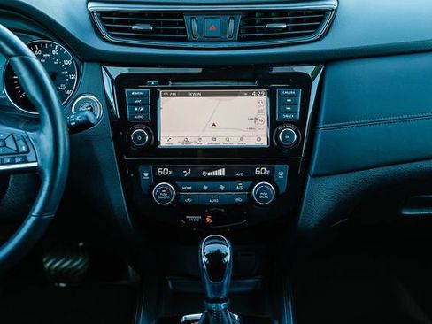 Used 2018 Nissan Rogue SL FWD image 13