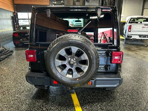 Used 2020 Jeep Wrangler Unlimited Sahara w/ Dual Top Group AWD/4WD image 4
