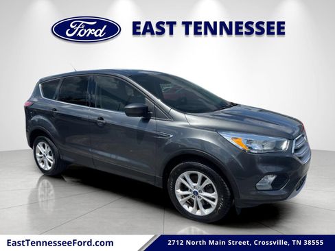 Used 2017 Ford Escape SE FWD image 1