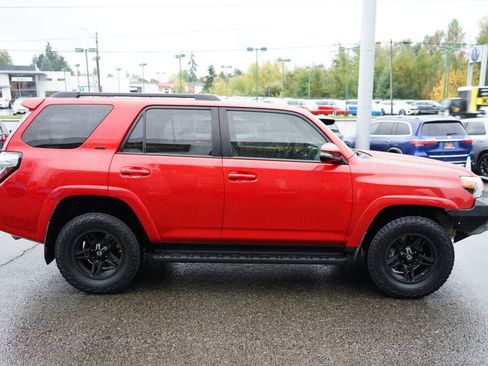 Used 2016 Toyota 4Runner SR5 image 6