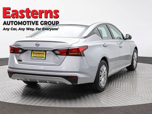 Used 2023 Nissan Altima 2.5 S FWD image 5