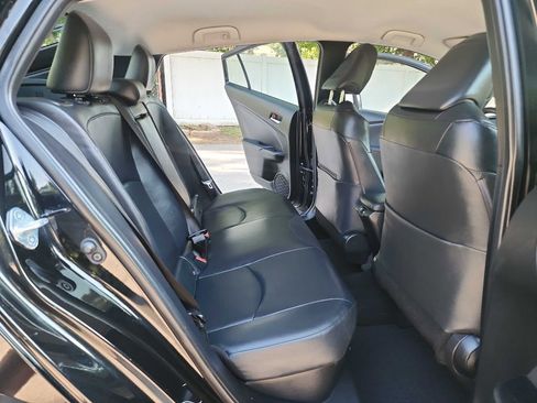 Used 2019 Toyota Prius XLE image 22