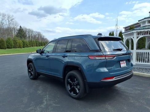 New 2026 Jeep Grand Cherokee Limited AWD/4WD image 3