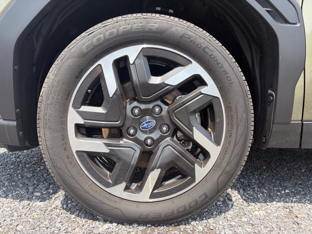 Used 2025 Subaru Forester Limited AWD/4WD image 15