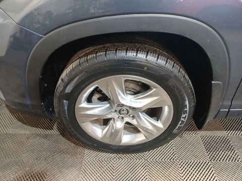 Used 2018 Toyota Highlander Limited w/ Protection Package #3 image 19