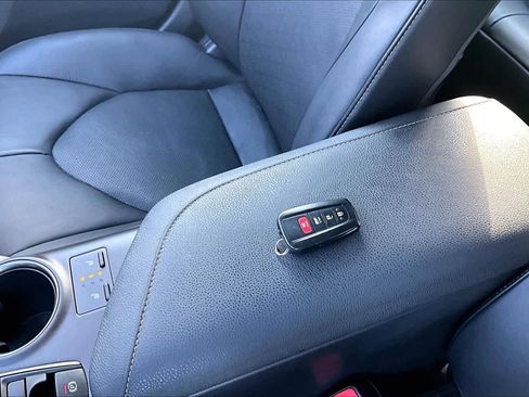 Used 2022 Toyota Camry XSE image 14