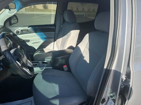 Used 2015 Toyota Tacoma 4x4 Double Cab w/ TRD Off-Road Package image 11