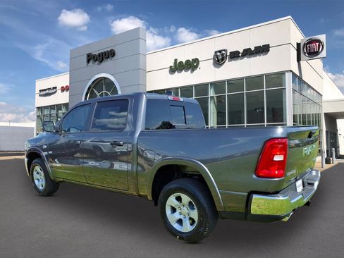 New 2026 RAM 1500 4x4 Crew Cab image 3