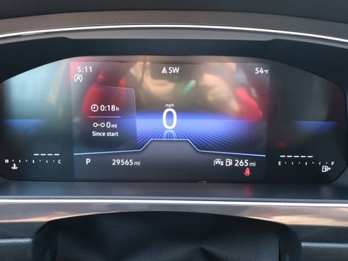 Used 2024 Volkswagen Tiguan Wolfsburg Edition image 31