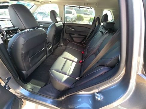 Used 2022 Nissan Rogue SL w/ SL Premium Package image 24