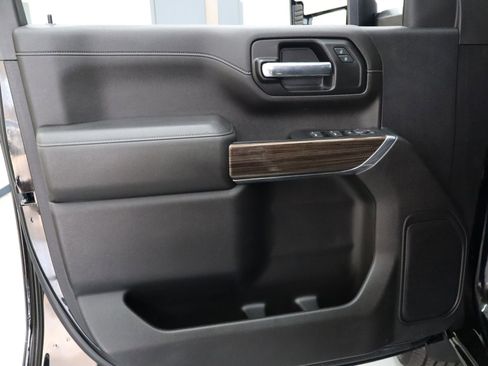 Used 2023 Chevrolet Silverado 3500 LT w/ Convenience Package image 13