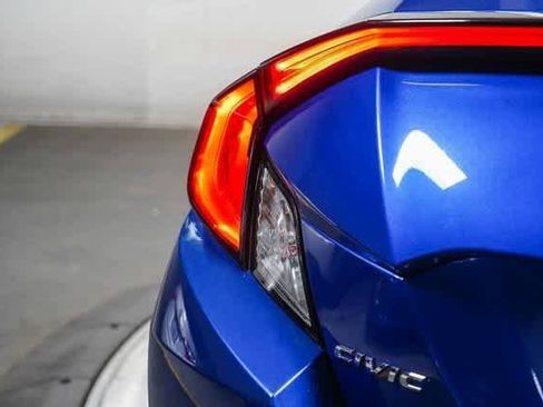 Used 2020 Honda Civic Sport image 11