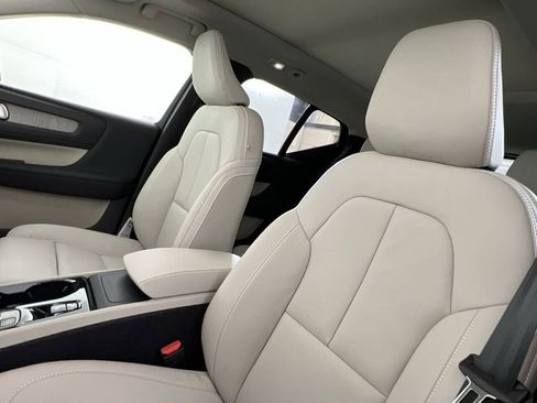 New 2026 Volvo XC40 B5 Plus w/ Protection Package Premier AWD/4WD image 11