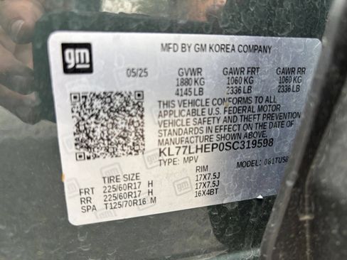 Used 2025 Chevrolet Trax LT FWD image 28