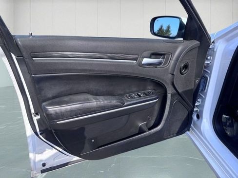 Used 2019 Chrysler 300 Touring L w/ Quick Order Package 22F image 13