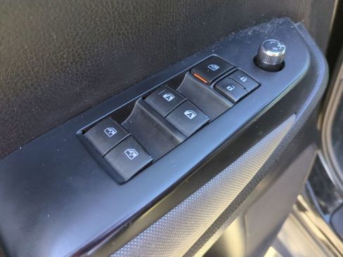 Used 2019 Toyota Highlander LE image 12