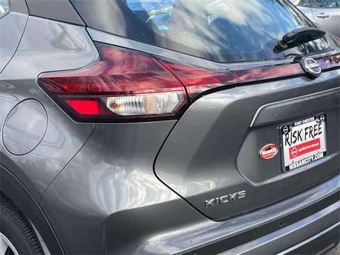 Certified 2025 Nissan Kicks Play S image 42