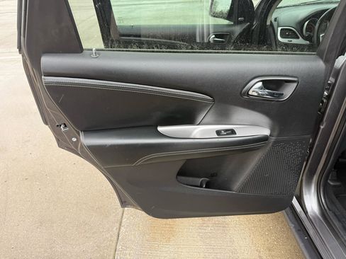 Used 2015 Dodge Journey R/T w/ Rear Seat Video Group image 15