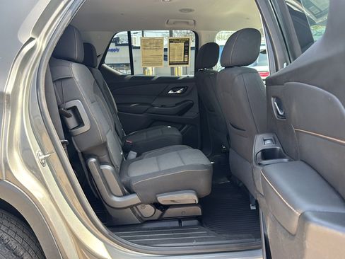 Used 2019 Chevrolet Traverse LT FWD image 20