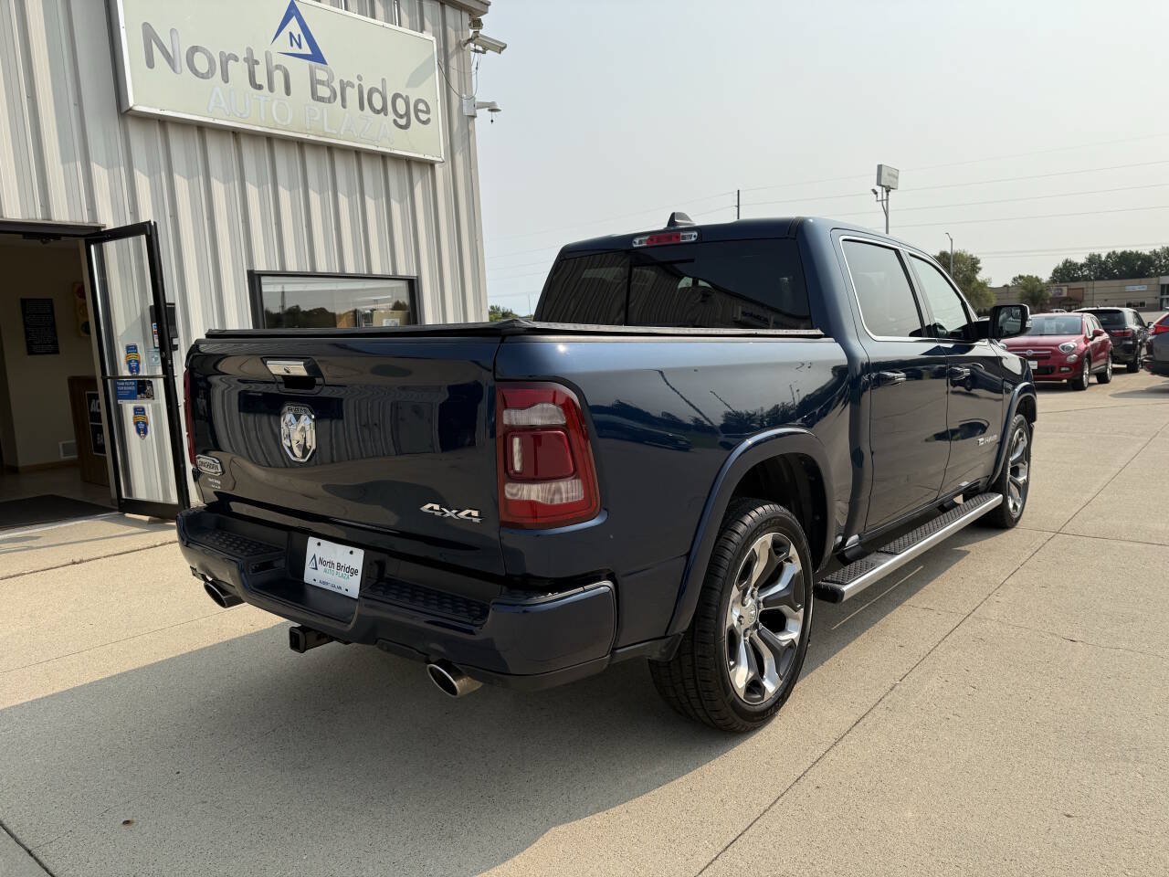 Used 2022 RAM 1500 Limited w/ Body-Colour Bumper Group AWD/4WD image 4