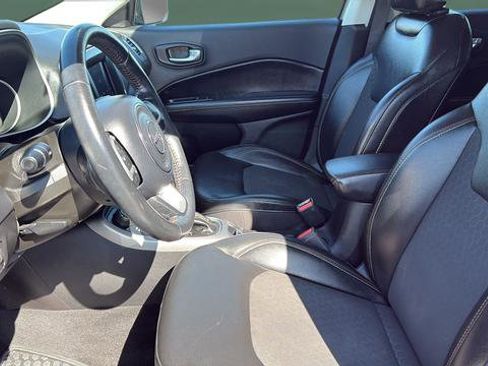 Used 2020 Jeep Compass Latitude w/ Cold Weather Group AWD/4WD image 19