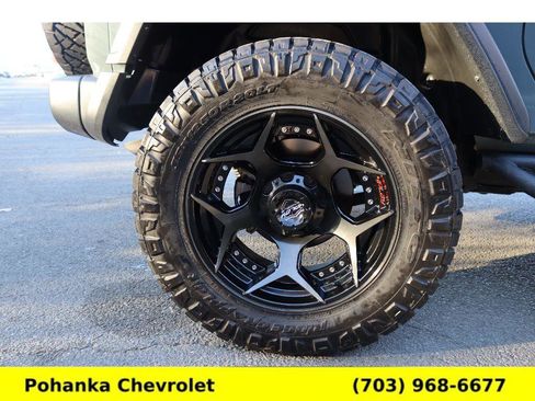 Used 2024 Jeep Wrangler Rubicon w/ Technology Group image 30