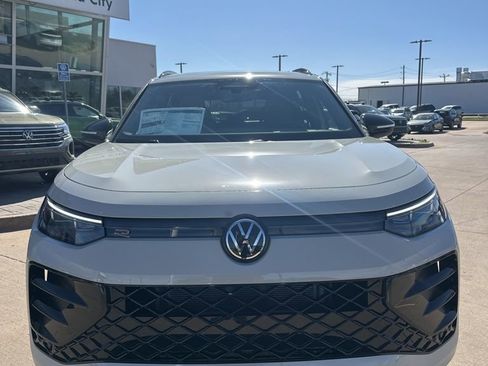 New 2026 Volkswagen Tiguan SE R-Line image 2