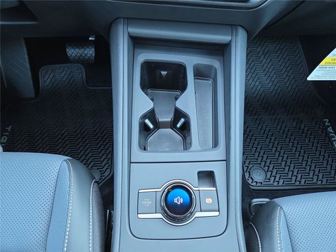 New 2026 Volkswagen Tiguan SE FWD image 23