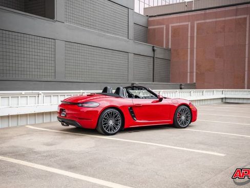 Used 2017 Porsche 718 Boxster S RWD image 20