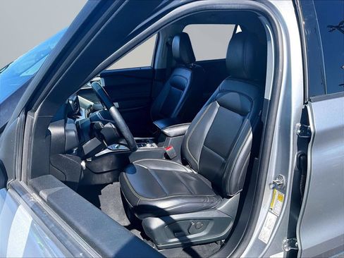 Used 2021 Ford Explorer XLT AWD/4WD image 24