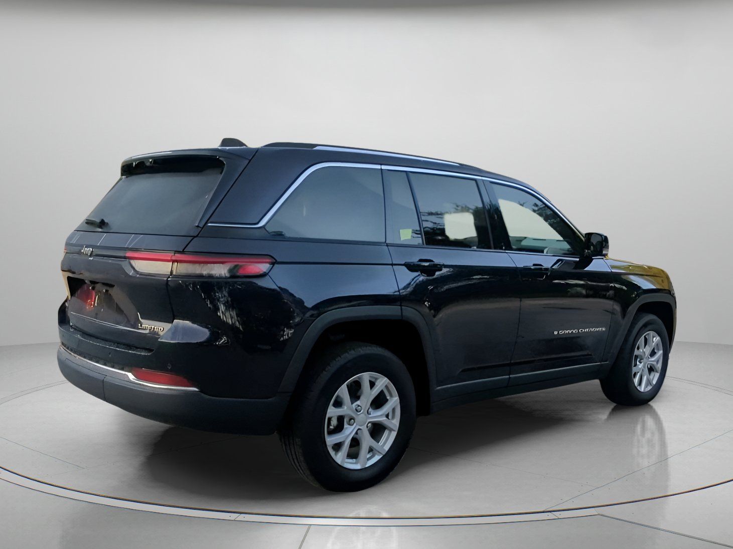 Used 2023 Jeep Grand Cherokee Limited w/ Luxury Tech Group II AWD/4WD image 28