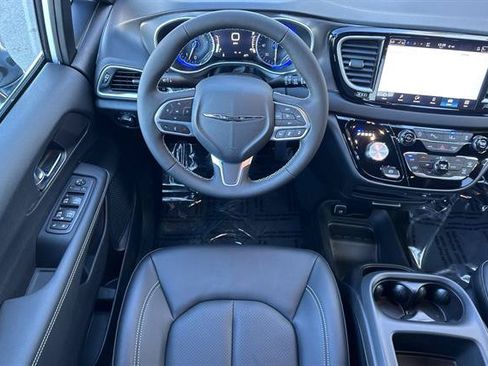 New 2026 Chrysler Voyager LX FWD image 10