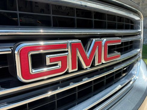 Used 2020 GMC Yukon SLT w/ Open Road Package AWD/4WD image 13