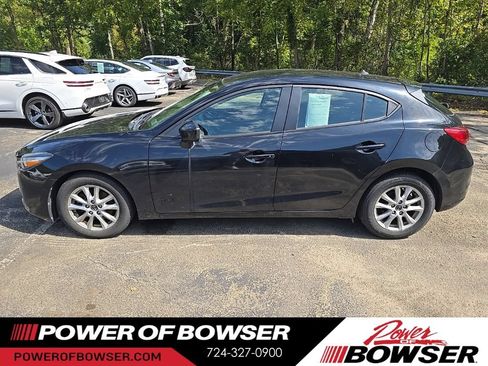 Used 2017 MAZDA MAZDA3 Sport FWD image 8