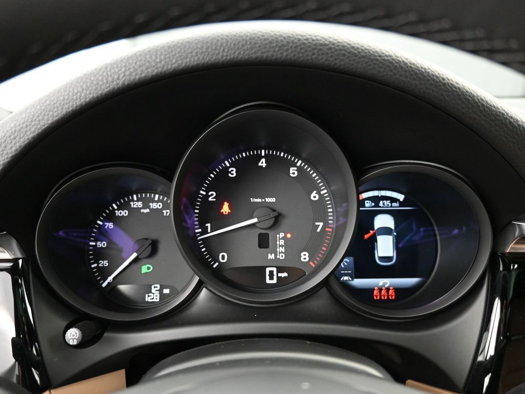 Certified 2026 Porsche Macan AWD/4WD image 7