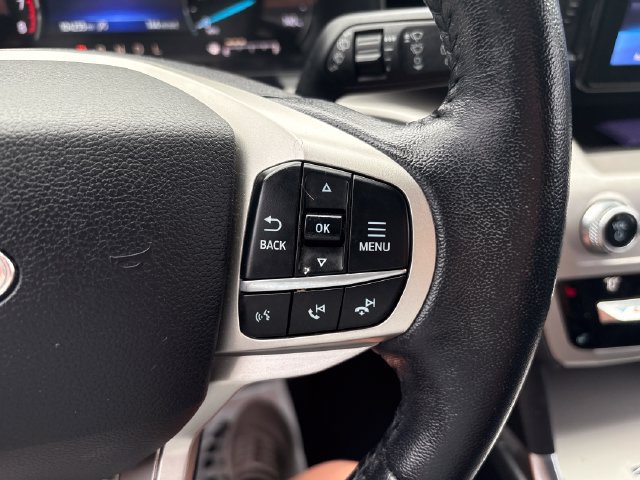Used 2021 Ford Explorer XLT w/ Equipment Group 202A AWD/4WD image 12