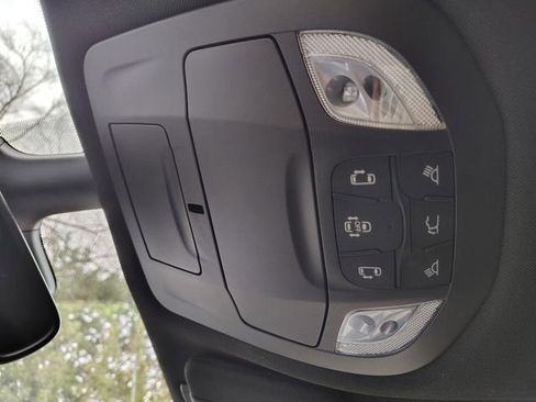 New 2026 Chrysler Pacifica Select image 30