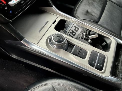 Used 2022 Ford Explorer Limited image 16