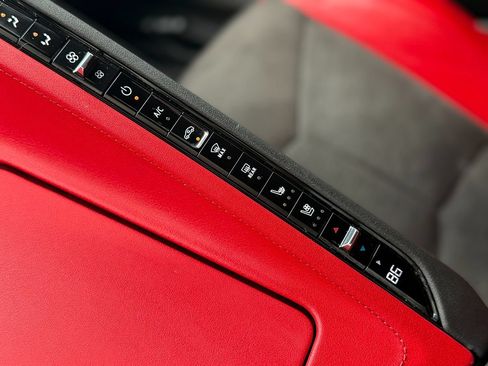 Used 2020 Chevrolet Corvette Stingray Preferred Cpe w/ 2LT Preferred Equipment Group RWD image 35